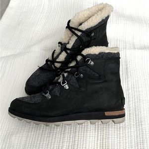 Sorel Sneakchic Alpine Fleece Lined Boots Black Leather & Gray Felt Size 8